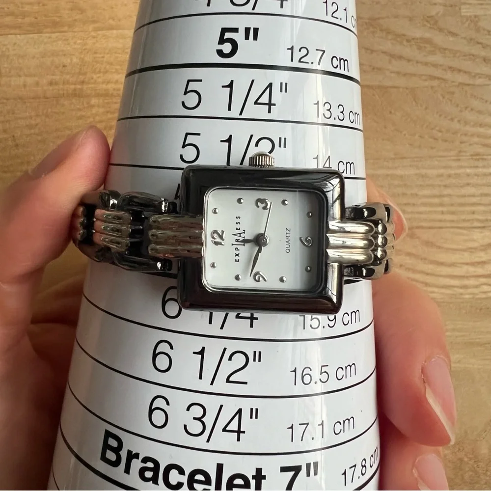 La express ladies square silver tone fashion watch NEW BATTERY